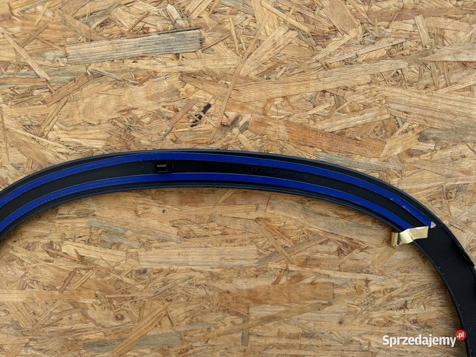 Listwa błotnika przód prawa rh Mercedesbenz gla wielkopolskie Sieraków