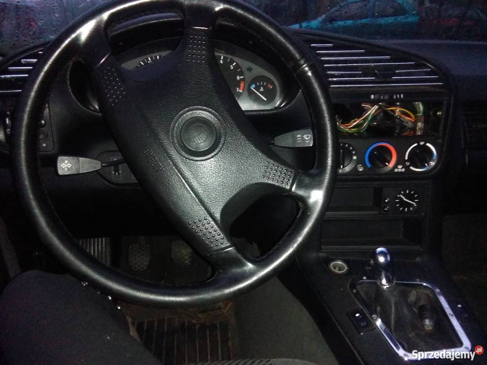 BMW e36 318 is benzyna alu 17 możliwa zamiana Rok produkcji 1991