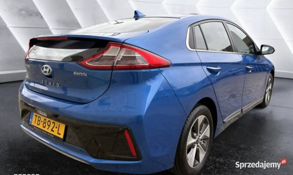 HYUNDAI IONIQ 28 kWh z niskim przebiegiem w Kraków