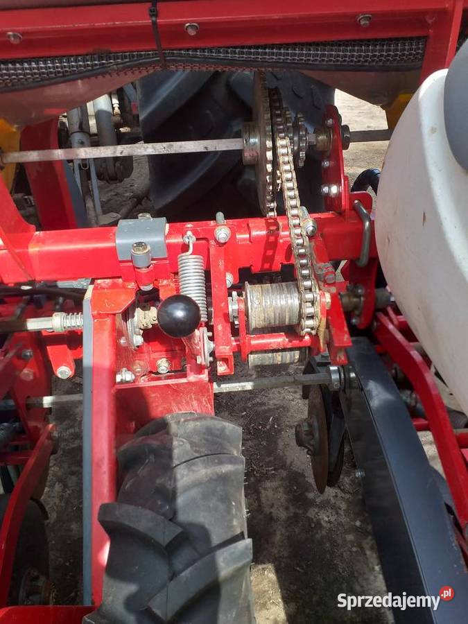 Siewnik do kukurydzy talerzowy Unia Delta D K4 Turek