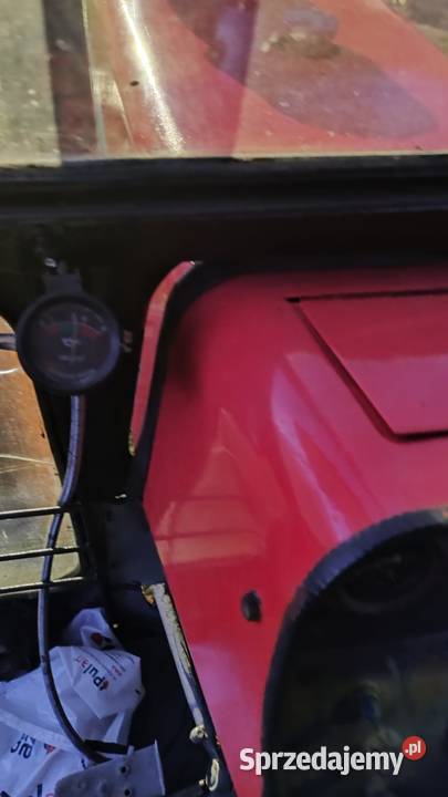 Traktor rolniczy z kabiną Massey Ferguson MF 255 Goczałków