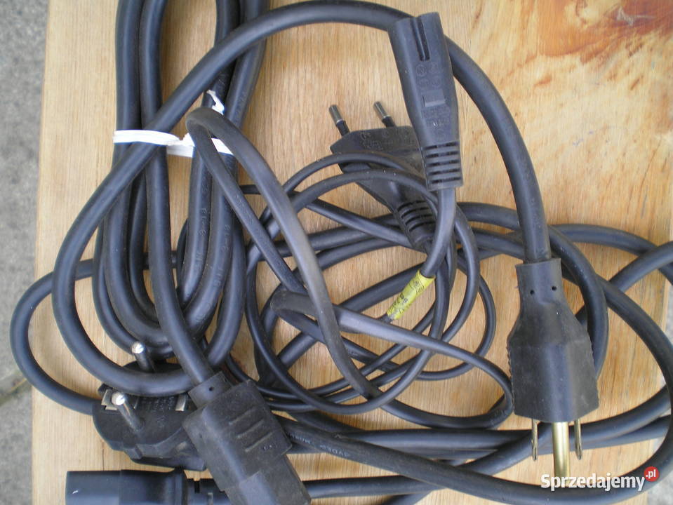 zasilacz z wieloma końcówkami