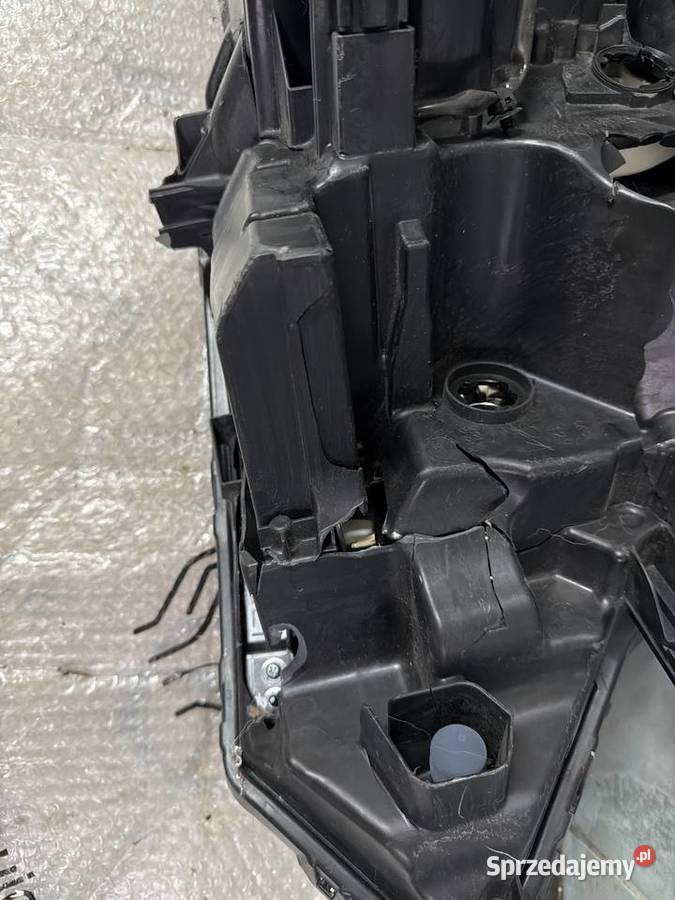 Nissan Qashqai J12 lampa reflektor lewy przód śląskie Bielsko-Biała