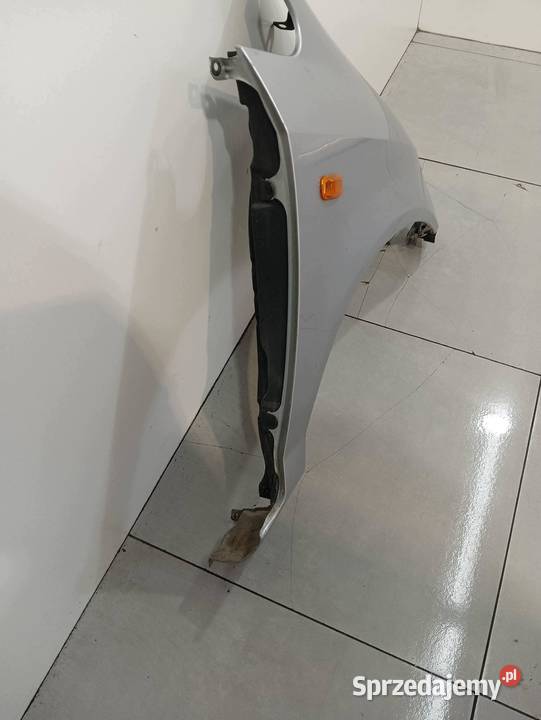 BŁOTNIK PRAWY PRZÓD NH623M Honda Jazz II