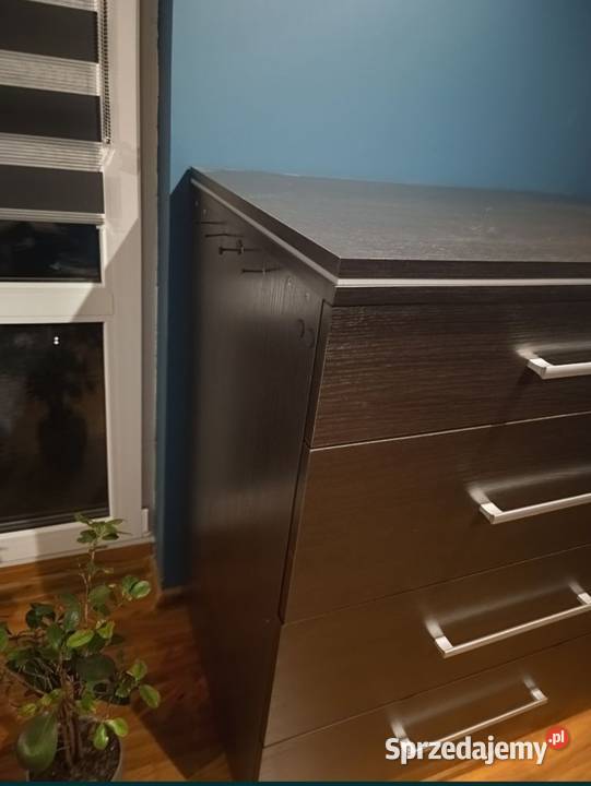 Wysoka ciemna komoda Medyka