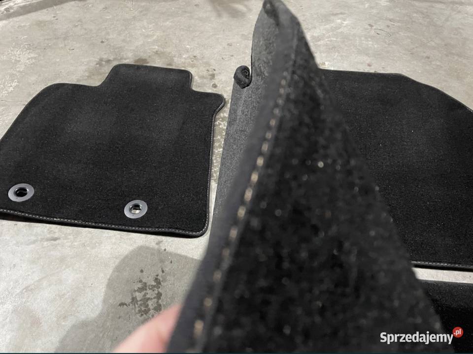 Dywaniki welurowe Toyota Avensis t27 t29 Nowe sprzedam