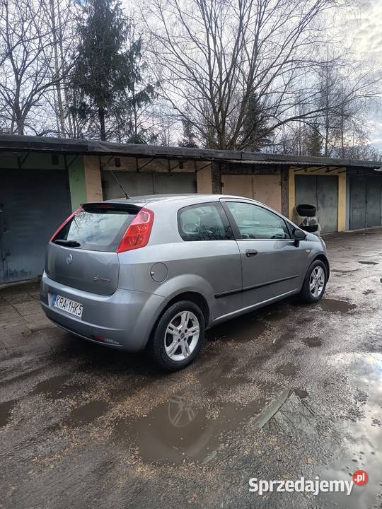Fiat grande Punto 14 benzyna w stanie gotowy do kupiony w polskim salonie małopolskie Oświęcim
