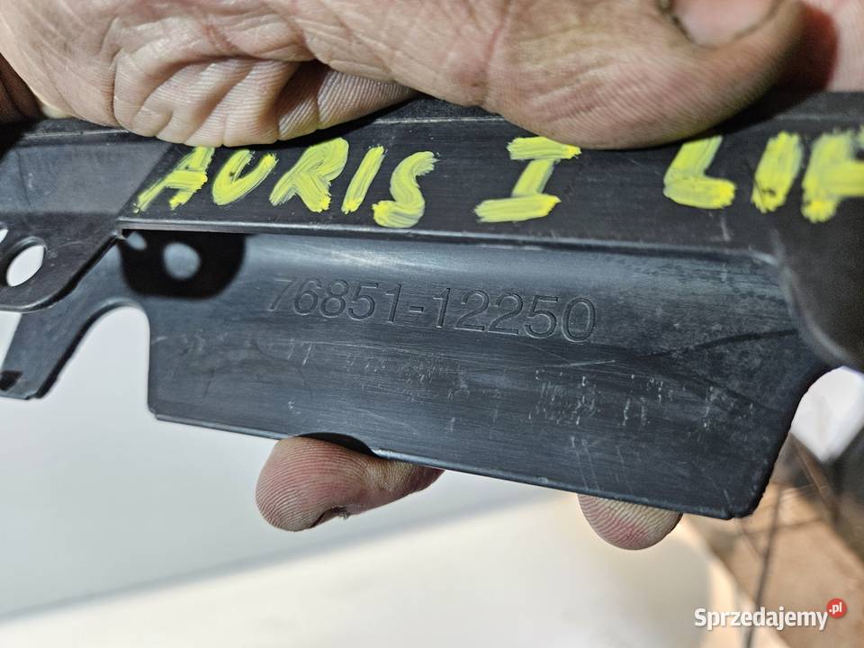 TOYOTA AURIS I LIFT 0912 HOKEJ PRAWY ZDERZAKA Międzychód