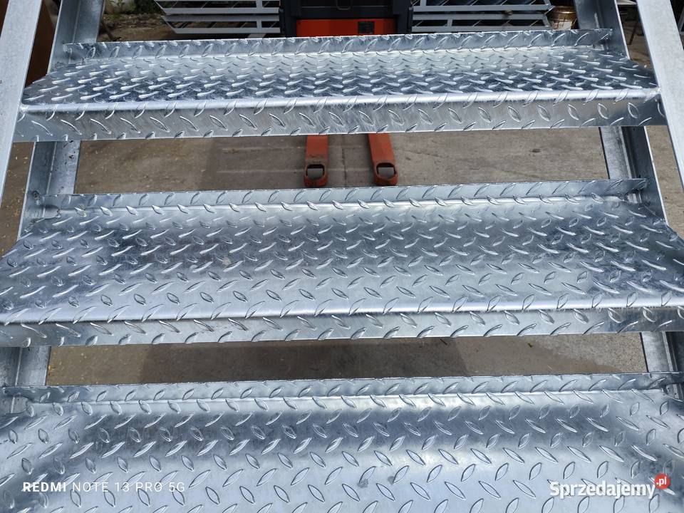 Schody metalowe wejście na wysokość 244 12stopni