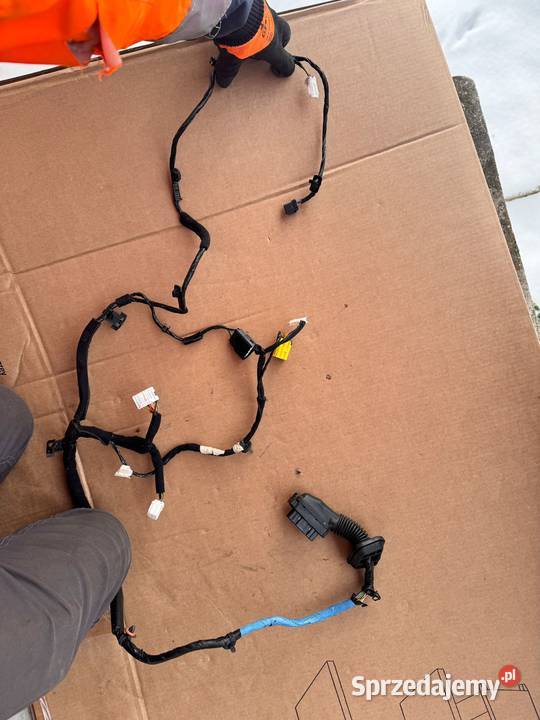 Wiązka drzwi lewy przód Hyundai i20 II 1420 sprzedam