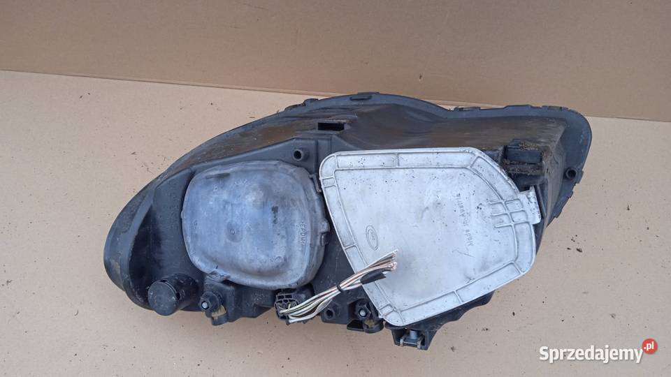 VOYAGER IV FL LAMPA PRZÓD PRAWY Zbierkowo