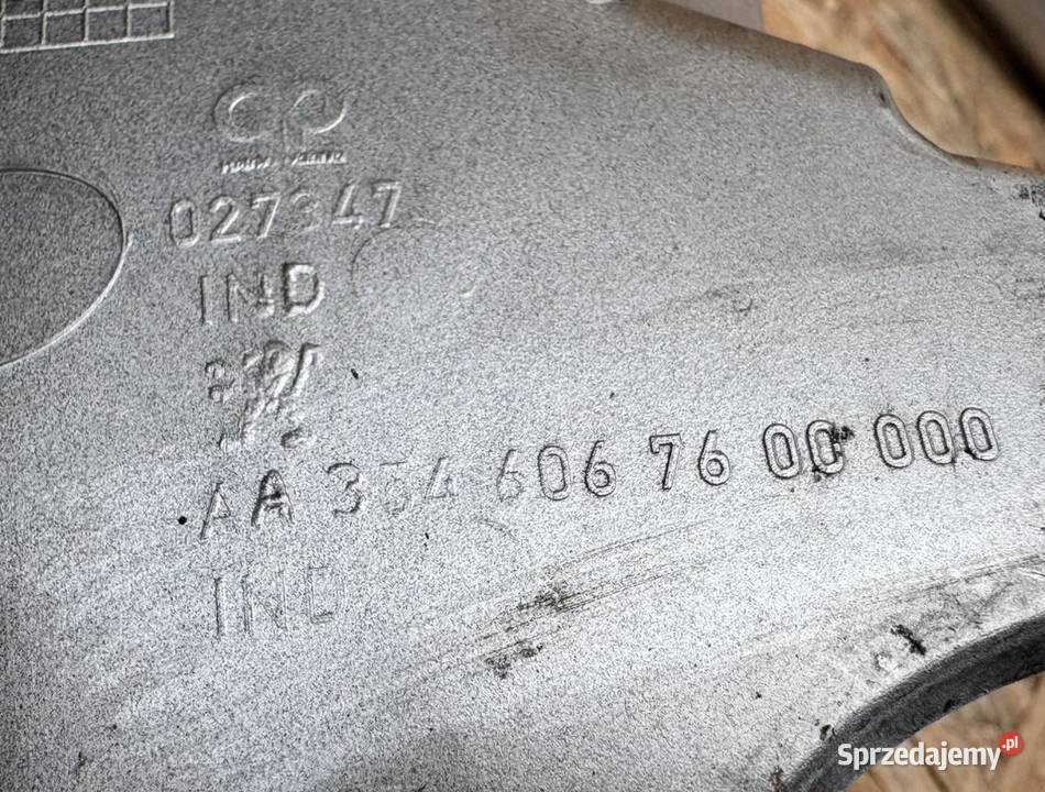 Listwa chrom zderzaka kratki środkowej przód 308