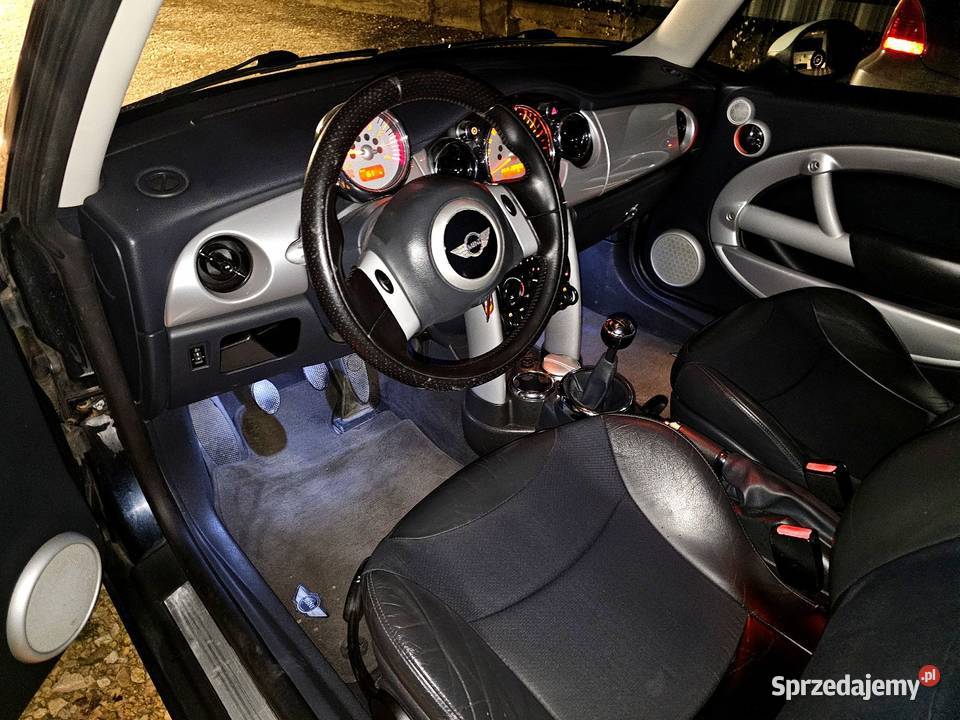 Mini Cooper 2006 16 benzyna 115 koni stan czarny Będzin
