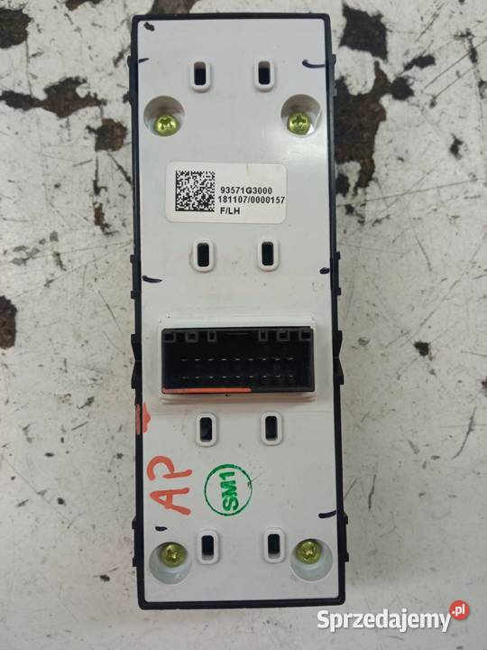 PRZEŁĄCZNIK SZYB LEWY PRZÓD 93571G3000 Hyundai