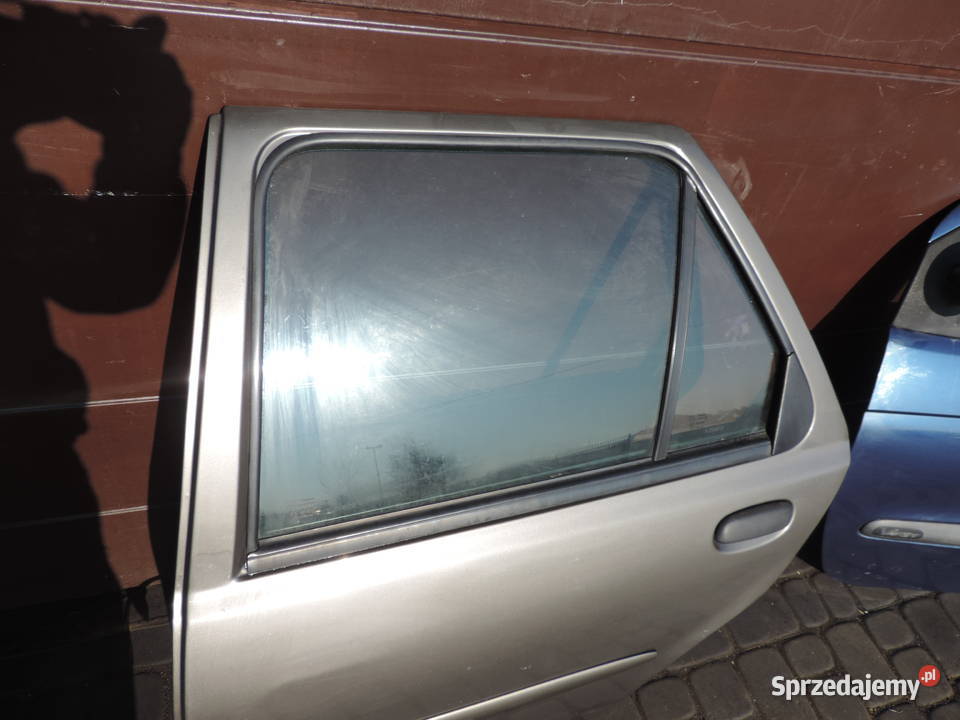 DRZWI TYLNE LEWE FORD FIESTA MK4 5D KOLOR M8 Rok produkcji 2000 Nowy Sącz sprzedam