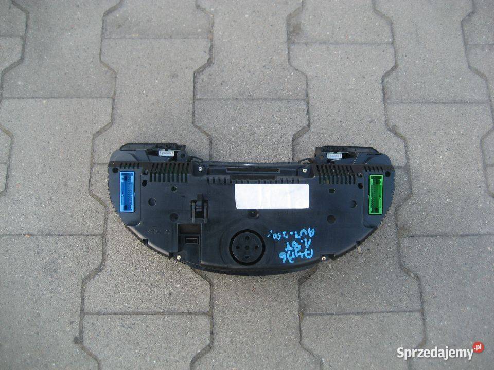 audi a4 b6 malysz 0104r 18 benzyna turbo licznik Rakoniewice sprzedam