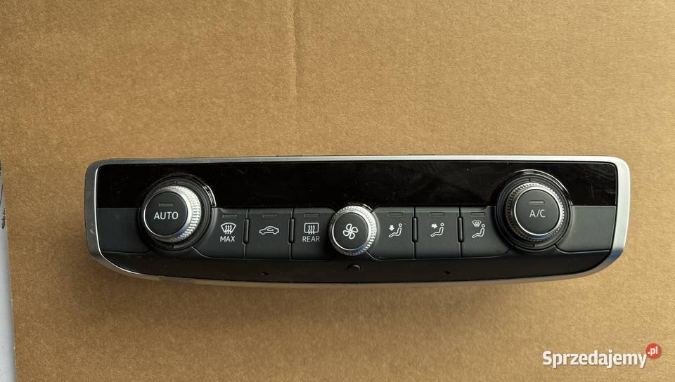 AUDI Q3 83A PANEL KLIMATYZACJI 83A820043AB Panele sterowania, przełączniki Kłodzko