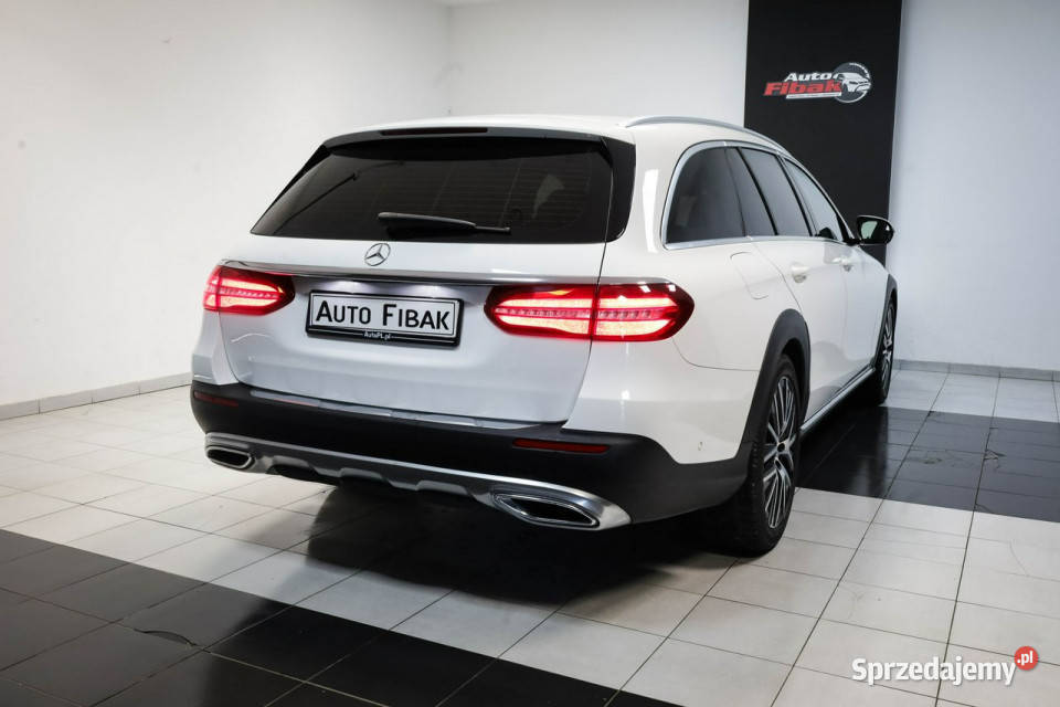 Mercedes E 220 AllTerrain4MATICPneumatykaSalon sprzedam