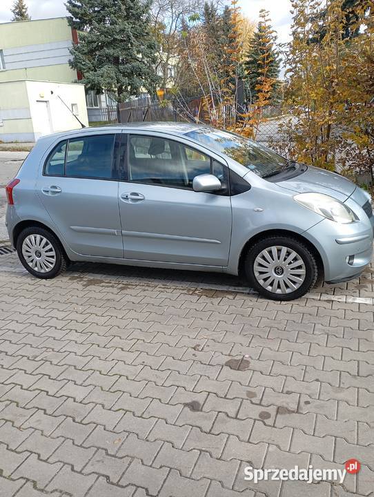 Toyota Yaris 13 VVTI benzyna manualna Lublin