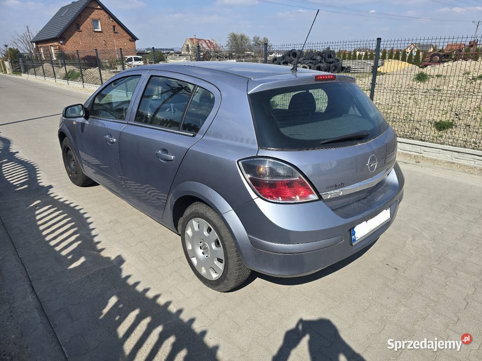 Opel Astra 16 benzyna 2009 141000km