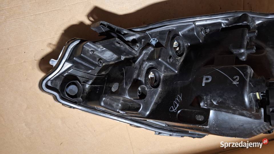 Lampa prawa przód Toyota Yaris III 3 Lift zwykła małopolskie Brzesko