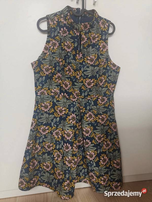 Elegancka rozkloszowana sukienka w kwiaty floral małopolskie Kraków