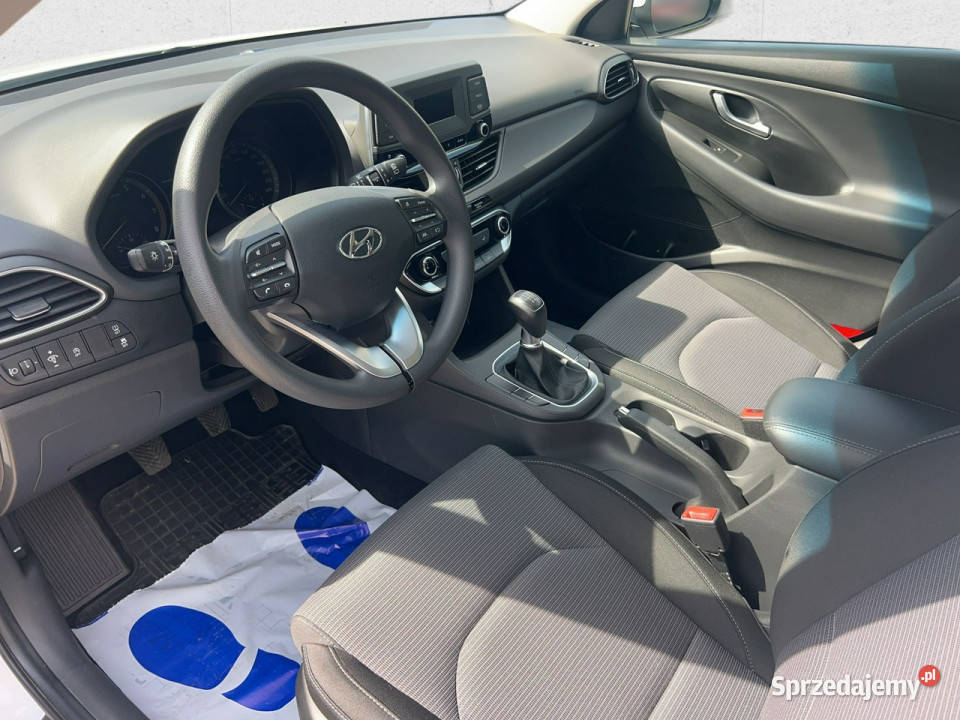 Hyundai i30 15 DPI Classic Z polskiego salonu Warszawa sprzedam