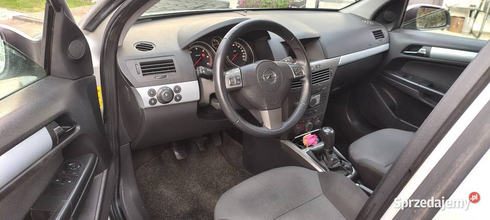 Opel Astra H klima Nowy Przegląd Dodatkowe kpl Astra Wałdowo Szlacheckie sprzedam