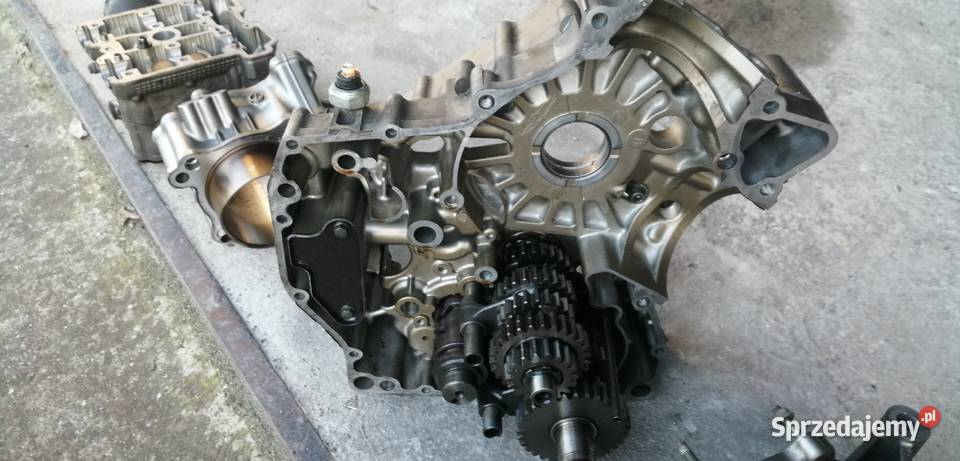 Suzuki sv 650 dl 650 części silnikowe Sędziszów