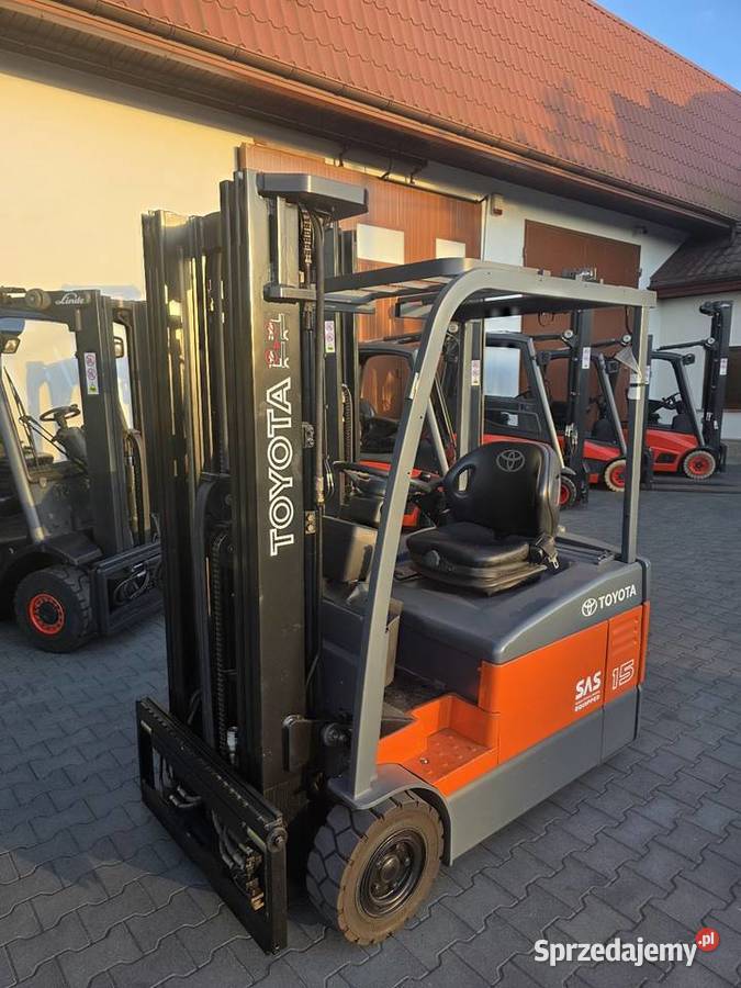 Wózek widłowy Toyota 7FBEF 15 Wózki widłowe