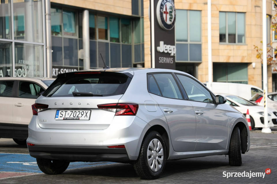 koda Fabia 10 MPI krajowy faktura VAT IV 2021 Hatchback sprzedam