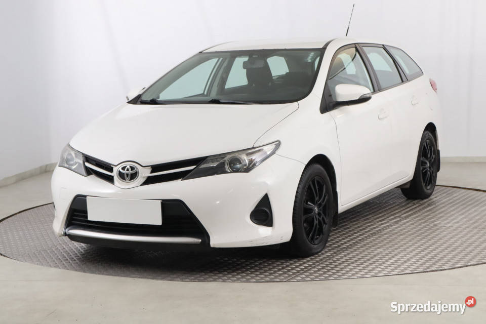 Toyota Auris 14 D4D biały Zabrze