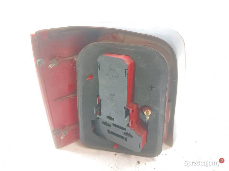 LAMPA TYŁ PRAWA KOMBI PRZED LIFT 3B9945122F Rok produkcji 1998 świętokrzyskie sprzedam