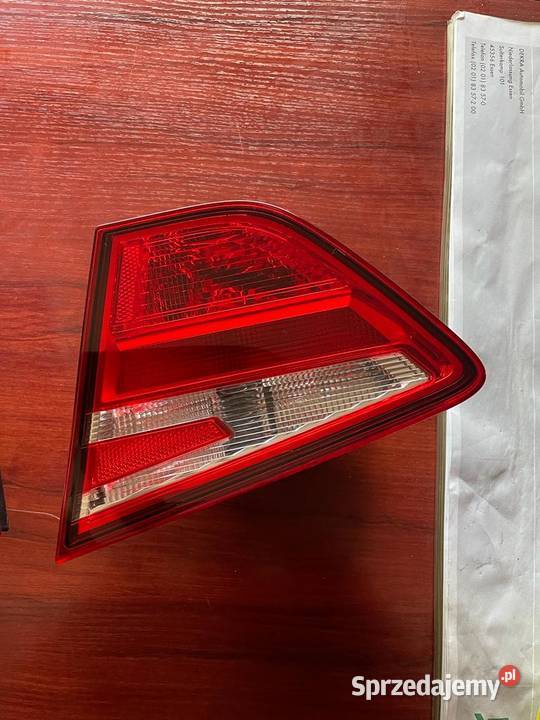 Lampy Seat Toledo IV tylne prawa lewa w klape Morąg