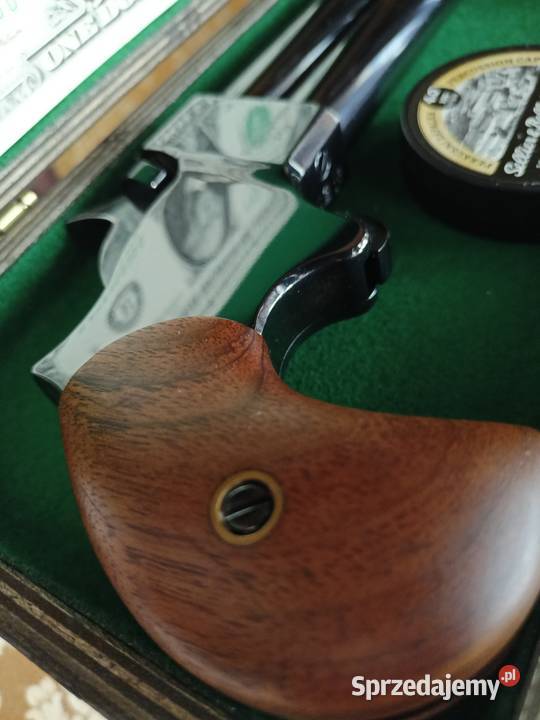 Derringer czarnoprochowy