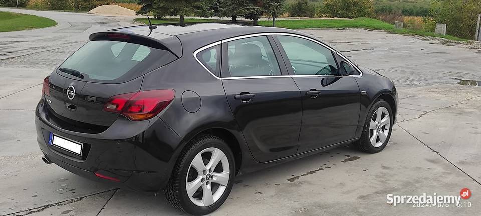 Opel Astra 14 benzyna wersja sport nieuszkodzony Busko-Zdrój sprzedam