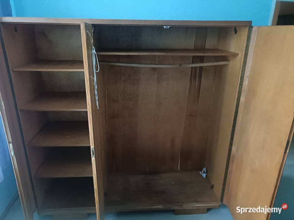 Stara szafa ubraniowa dreeniana PRL czasy PRLu Łódź