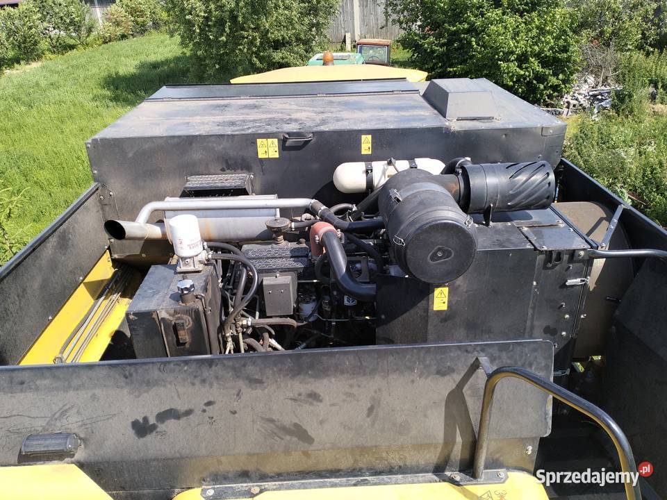 Kombajn zbożowy News Holland CS540 lubelskie Trawniki