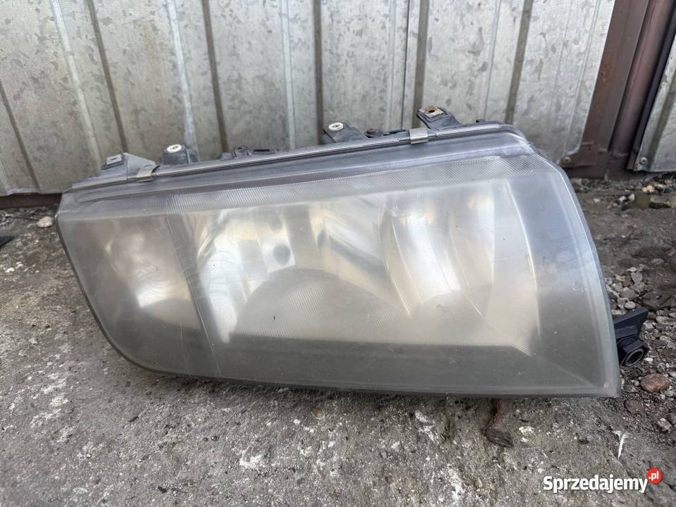Lampa prawa przód Skoda Fabia I