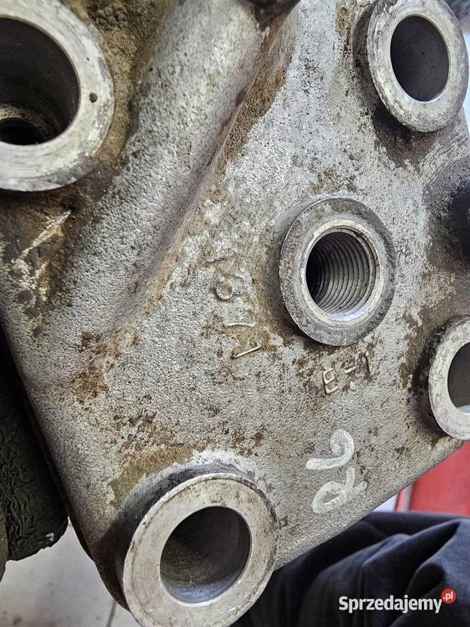 Suzuki RG 80 głowica pokrywa górna silnika Silniki i osprzęt dolnośląskie Jelenia Góra