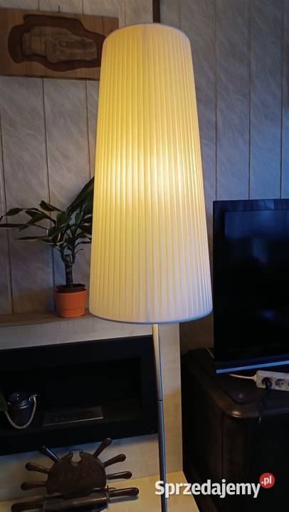 Lampa podłogowa