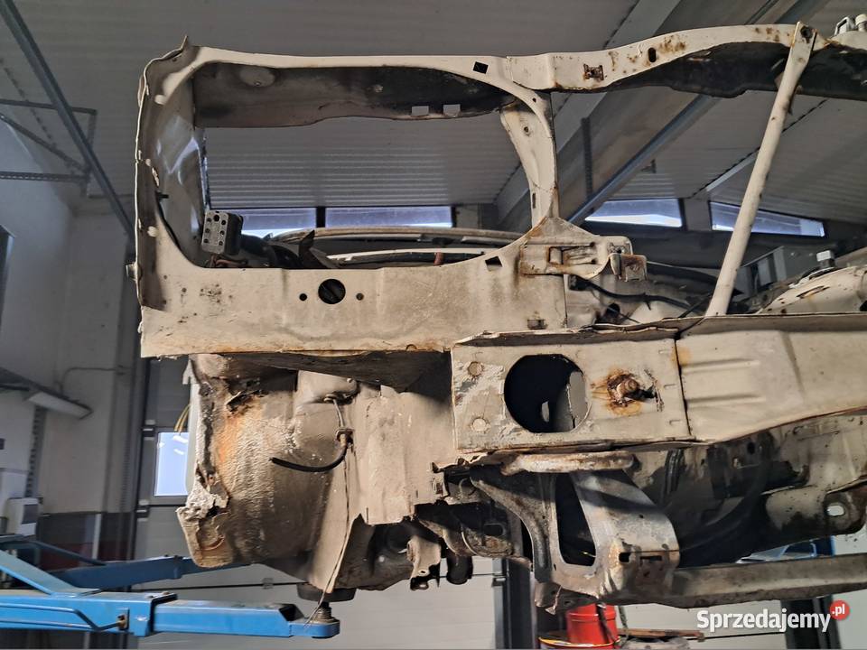 BŁOTNIK TYLNY PAS PRZEDNI PODŁOGA MERCEDES W123 Błotniki