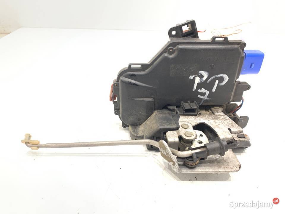 ZAMEK MASKI PRZÓD AUDI A3 8P Hatchback 0313