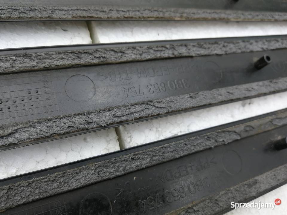 Listwa prawa tylna Passat B5 Volkswagen osobowe