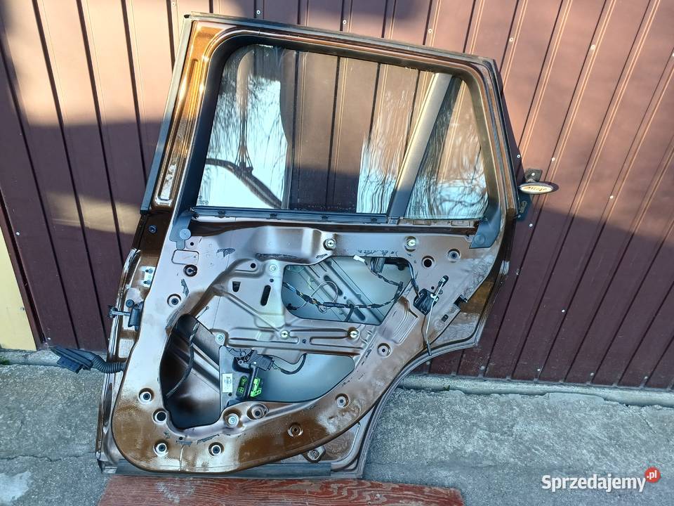 Drzwi prawy tył BMW X1 E84 B09 Drzwi Kwidzyn