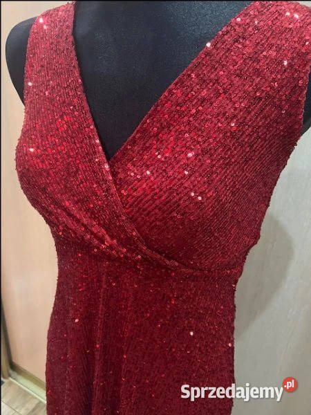 Sukienka czerwona z cekinami dekoltem w Rozmiar uniwersalny Warszawa sprzedam