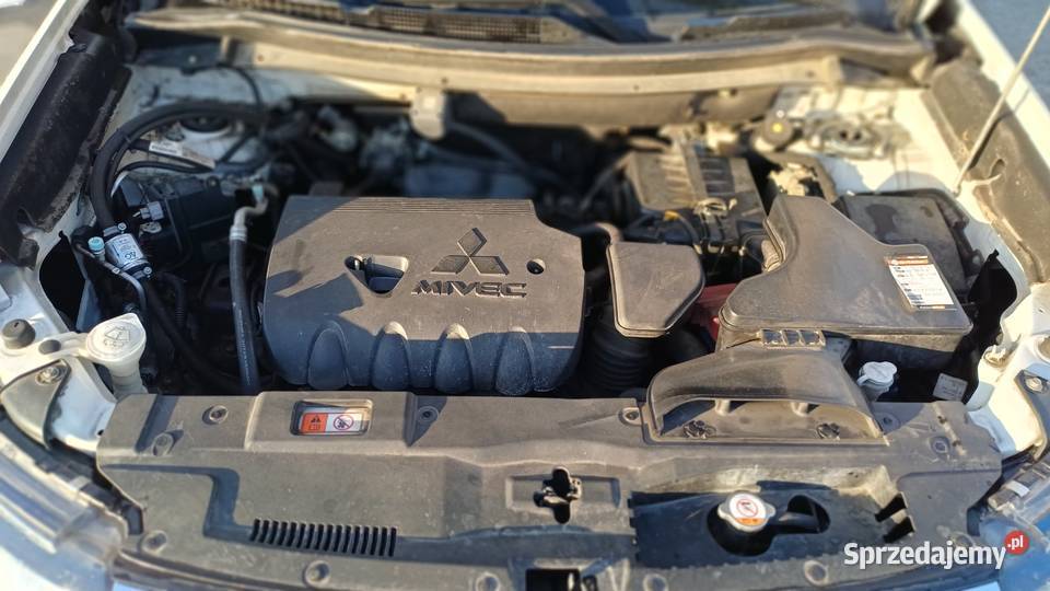 MITSUBISHI OUTLANDER III SALON 4x4 LPG MODEL 150KM