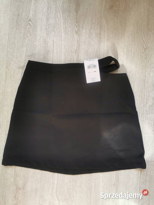 Spódniczka z wycięciem Spódnice i sukienki Kraków