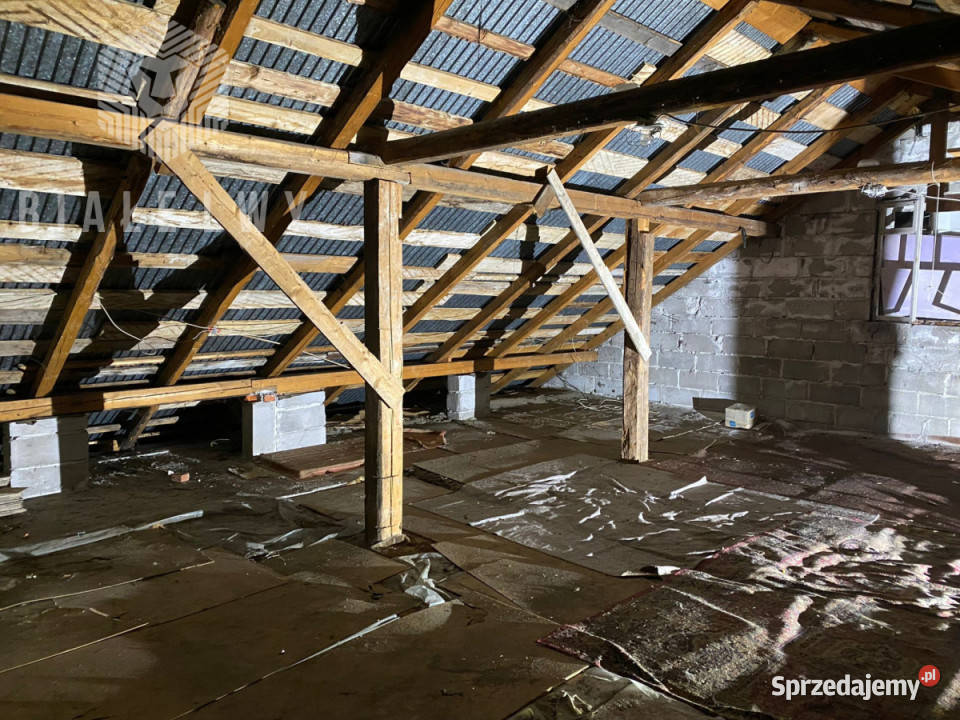 sprzedaży domu wolnostojącego 200m2 Nowy Targ Rok budowy 1996