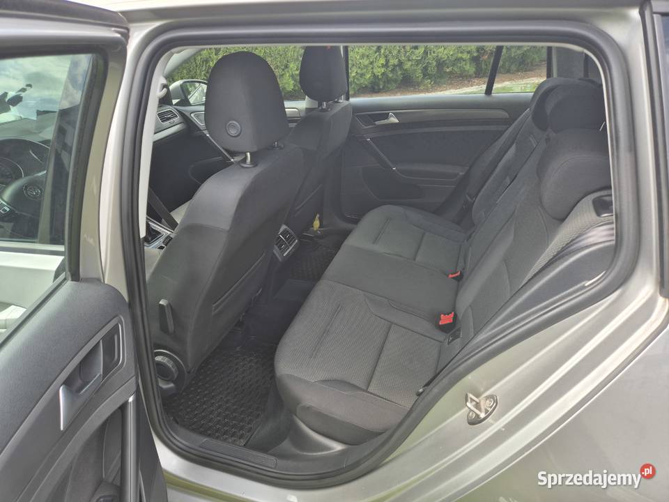 VW Golf VII Kombi Radom